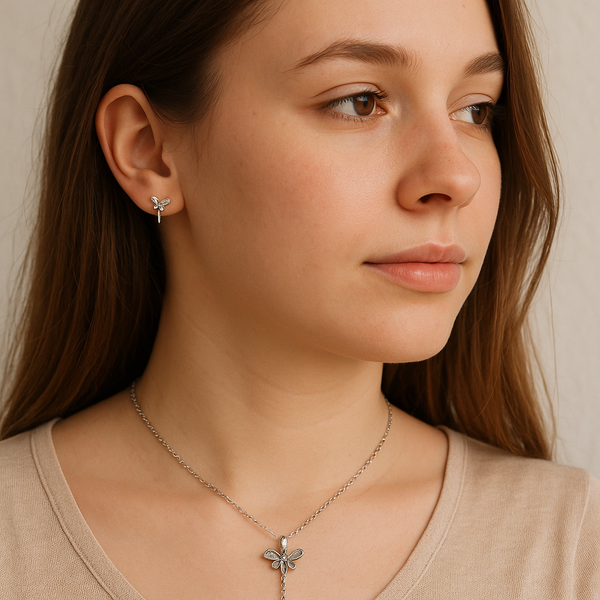 مجموعة مجوهرات الفراشة الفضية الأنيقة