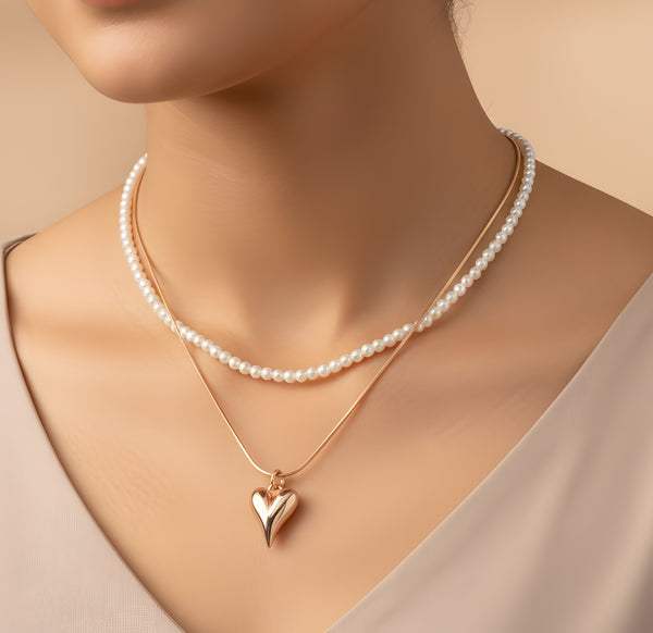 مجموعة قلادات على شكل قلب من اللؤلؤ والذهب متعدد الطبقات