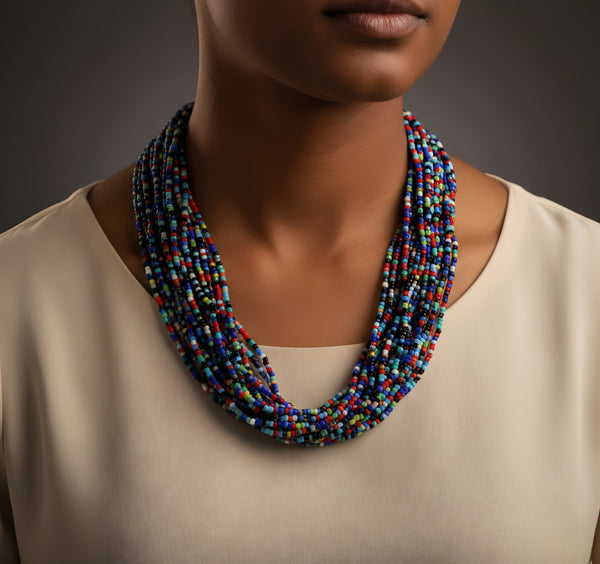 قلادة من الخرز من منتصف الليل على شكل فسيفساء.