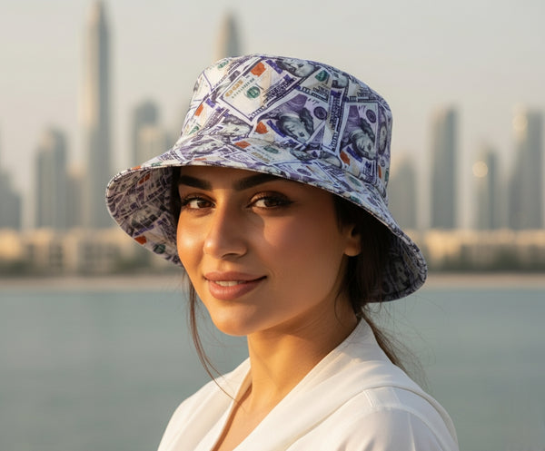 قبعة دلو مطبوعة عليها نقود