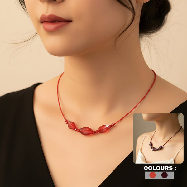 سلسلة من الخيوط الحمراء