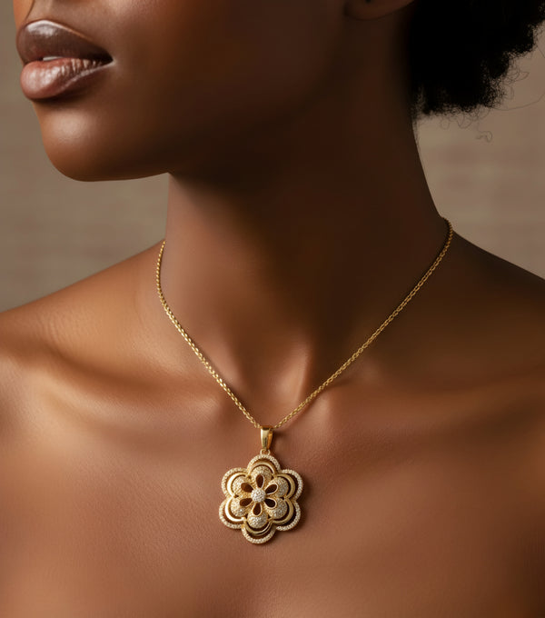 قلادة الوردة